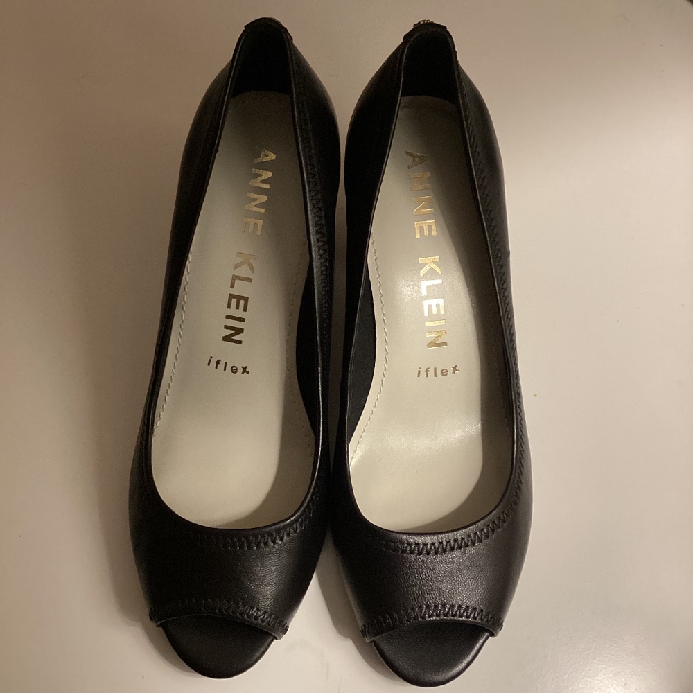 Ann Klein Flex Meredith peep toe , Black Pumps, Size 7M